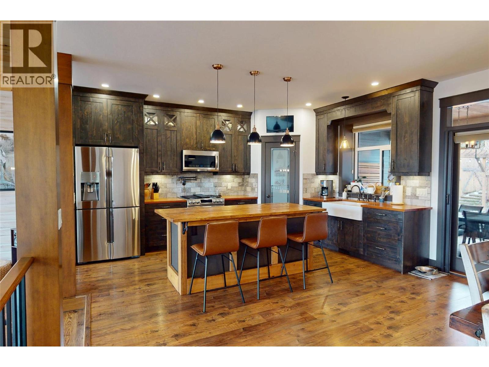 2058 Grandview Avenue, Lumby, British Columbia  V0E 2G0 - Photo 26 - 10373972