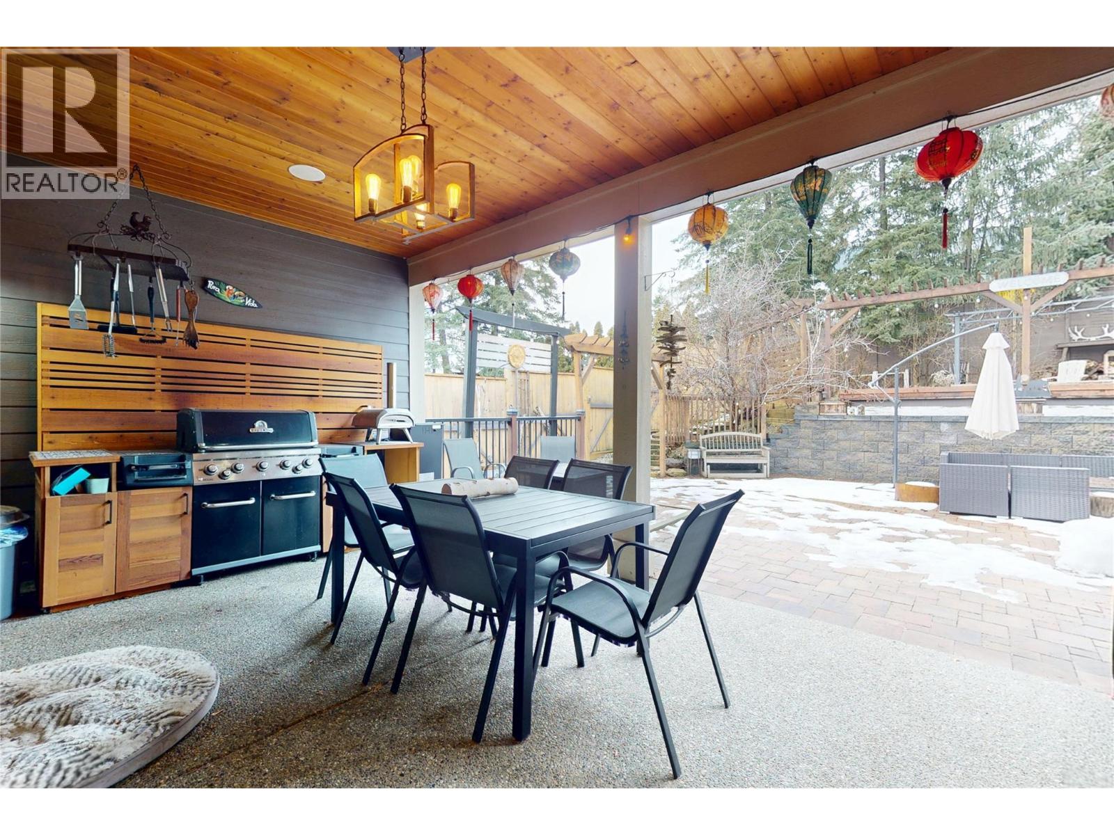 2058 Grandview Avenue, Lumby, British Columbia  V0E 2G0 - Photo 27 - 10373972