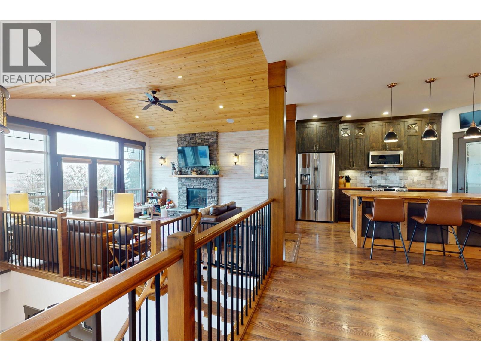 2058 Grandview Avenue, Lumby, British Columbia  V0E 2G0 - Photo 41 - 10373972