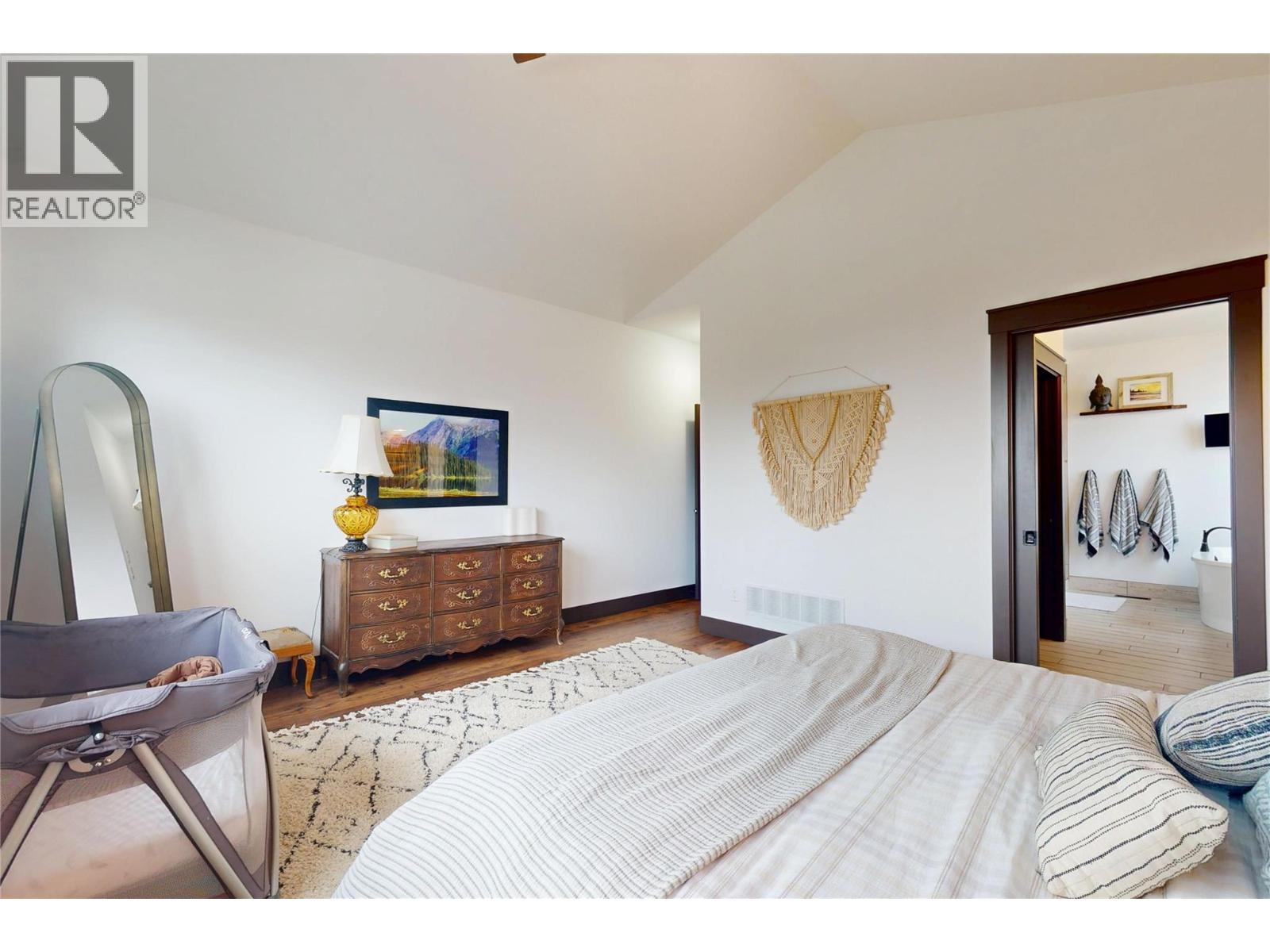 2058 Grandview Avenue, Lumby, British Columbia  V0E 2G0 - Photo 44 - 10373972