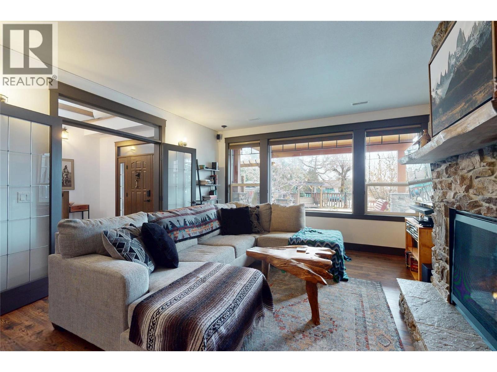 2058 Grandview Avenue, Lumby, British Columbia  V0E 2G0 - Photo 70 - 10373972