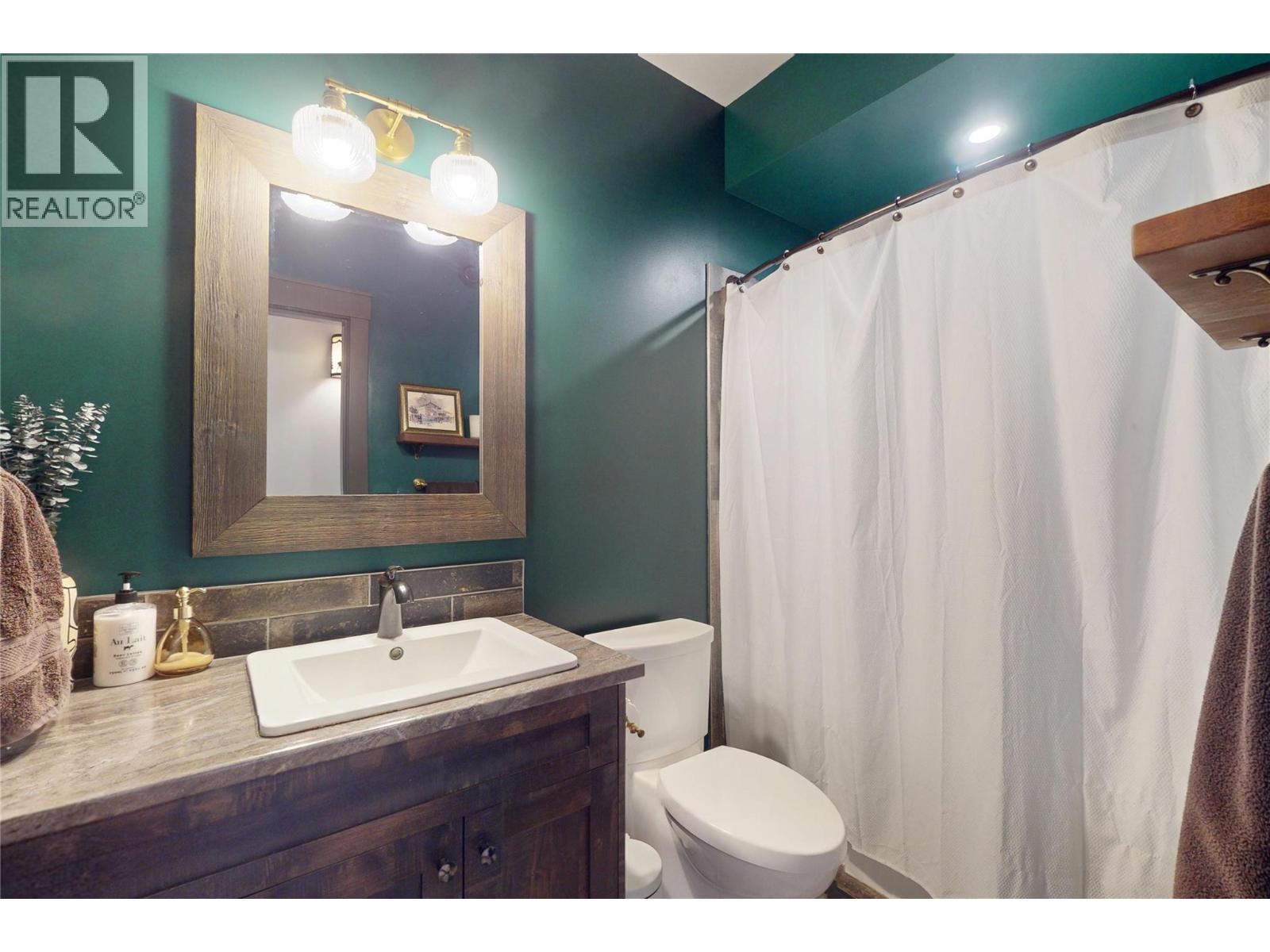 2058 Grandview Avenue, Lumby, British Columbia  V0E 2G0 - Photo 77 - 10373972