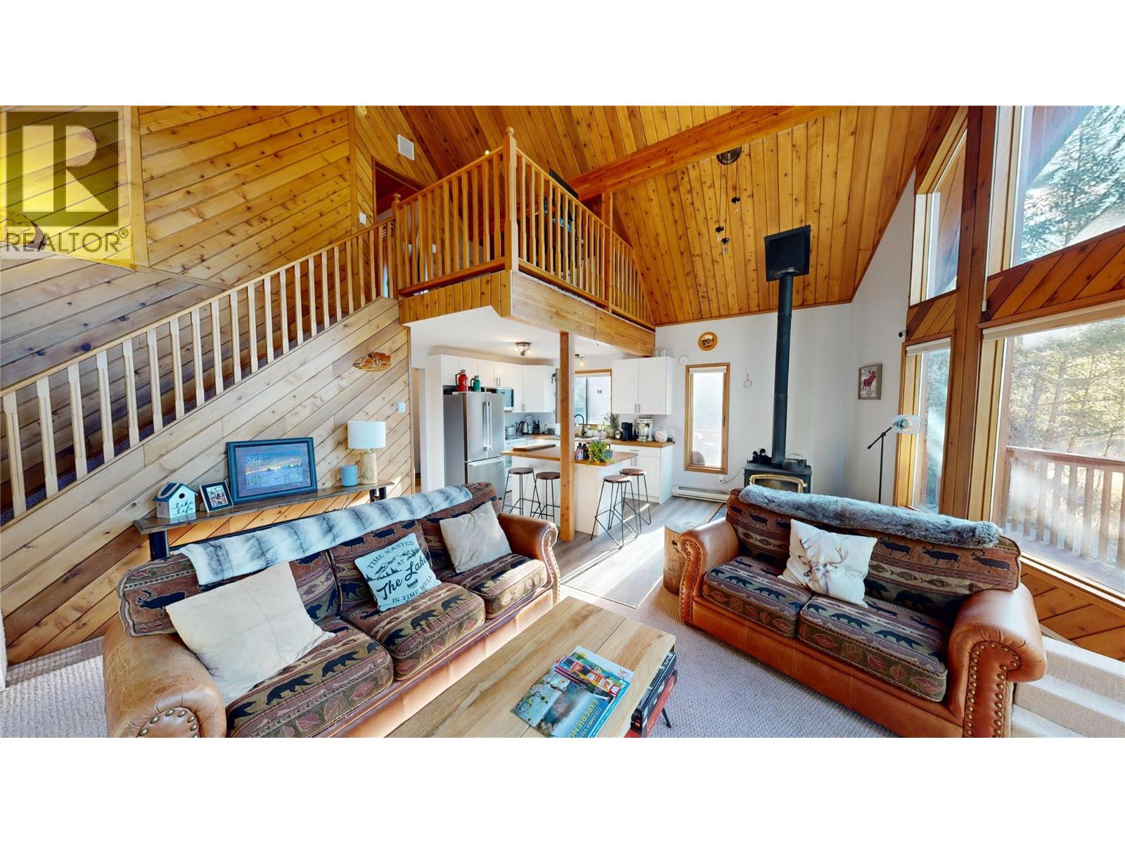 1086 Scenic Place, Windermere, British Columbia  V0B 2L1 - Photo 4 - 10375660