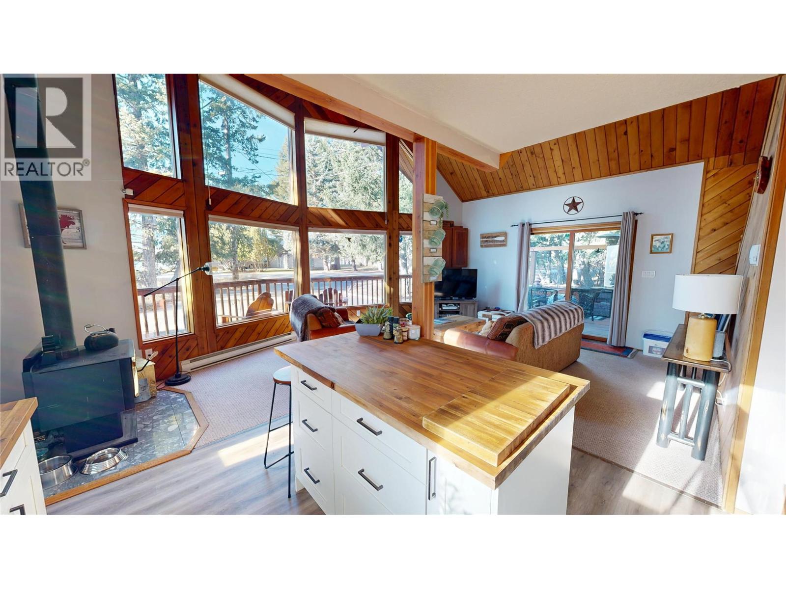 1086 Scenic Place, Windermere, British Columbia  V0B 2L1 - Photo 6 - 10375660