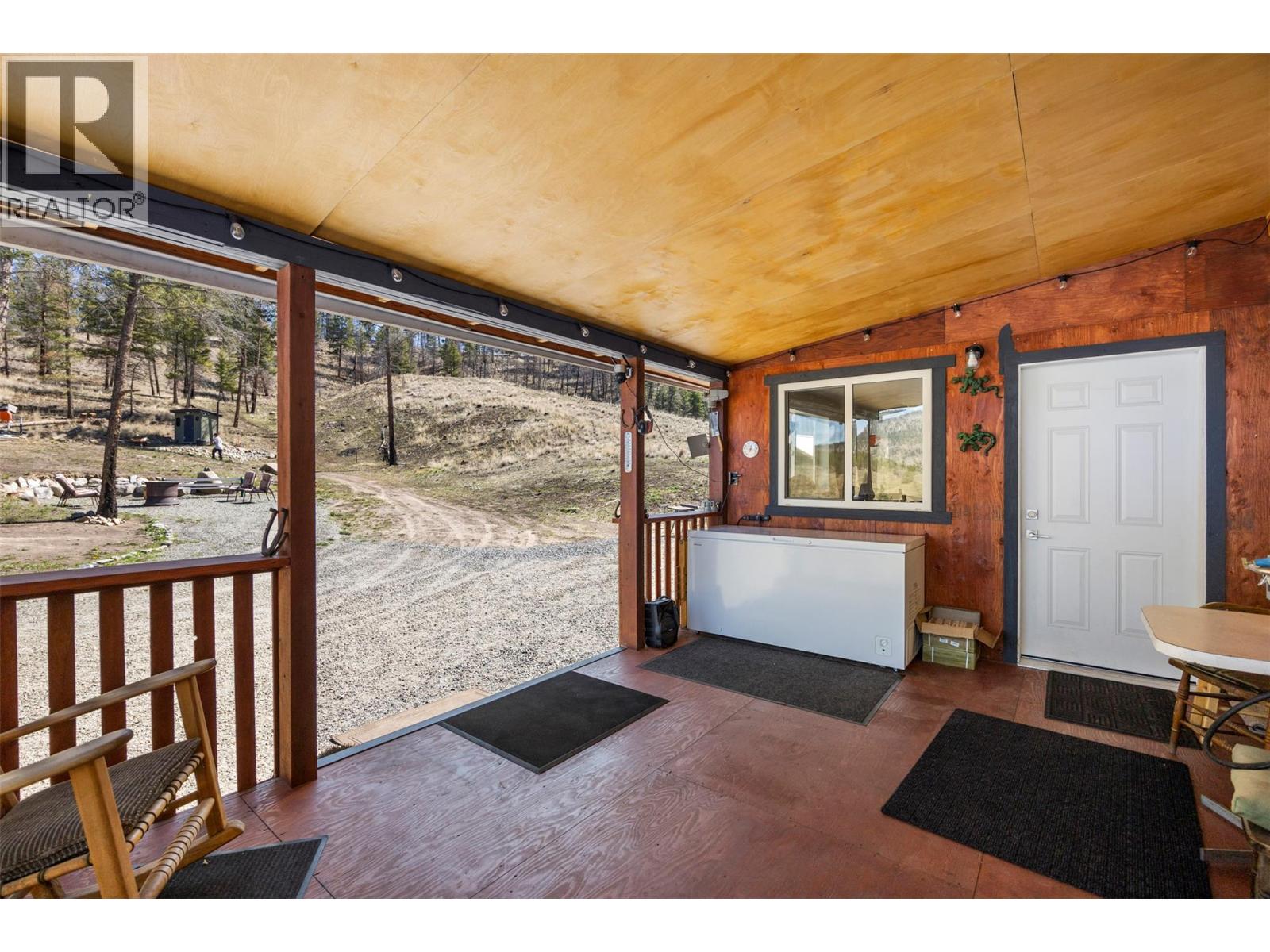 1832 Mound-Loon Lake Road, Clinton, British Columbia  V0K 1K0 - Photo 15 - 10375606