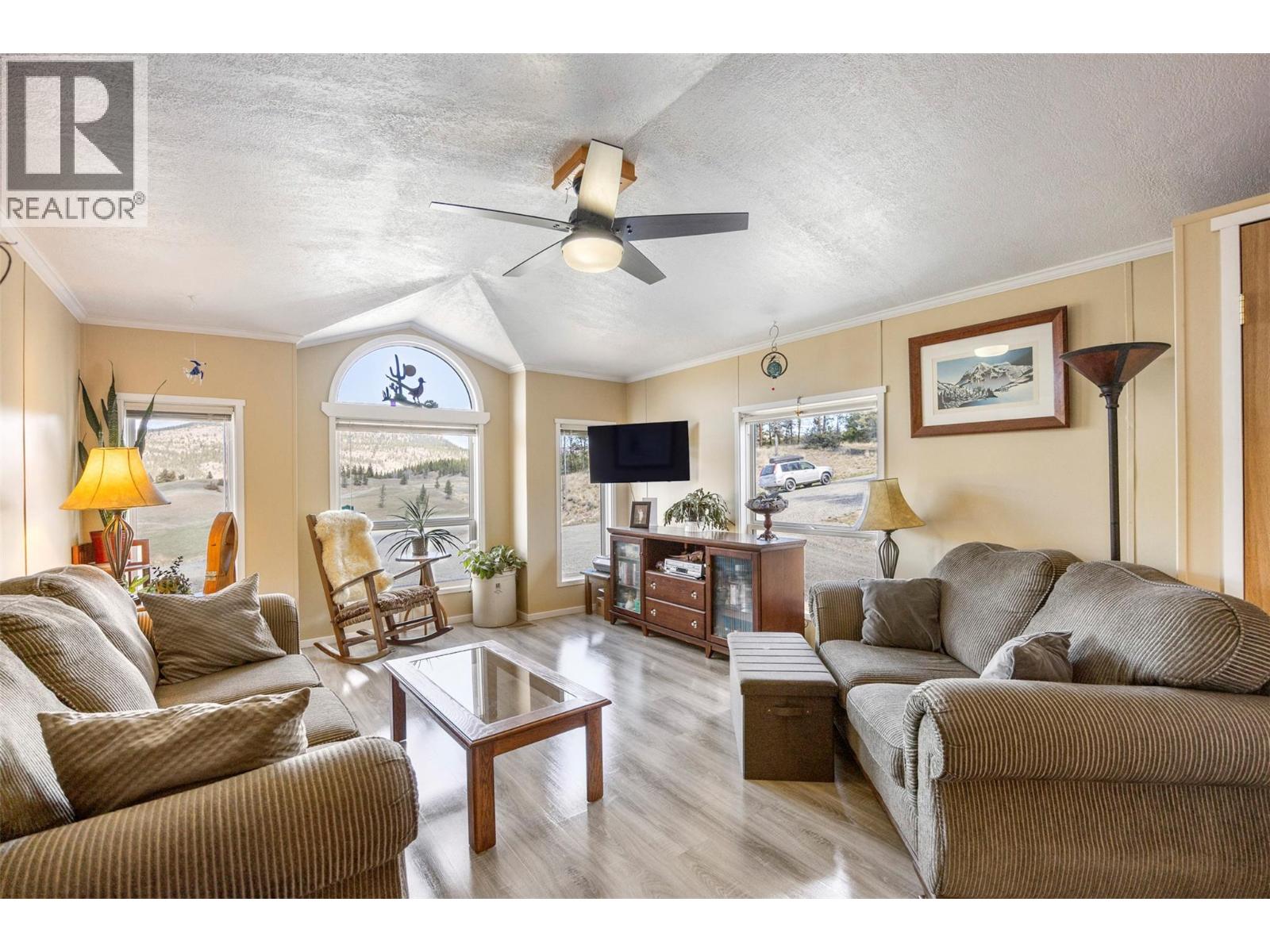 1832 Mound-Loon Lake Road, Clinton, British Columbia  V0K 1K0 - Photo 3 - 10375606