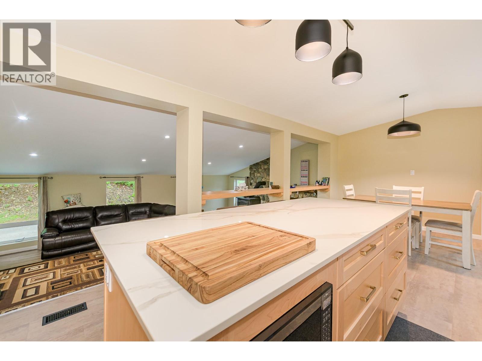 645 Capri Road, Enderby, British Columbia  V0E 1V3 - Photo 19 - 10375576