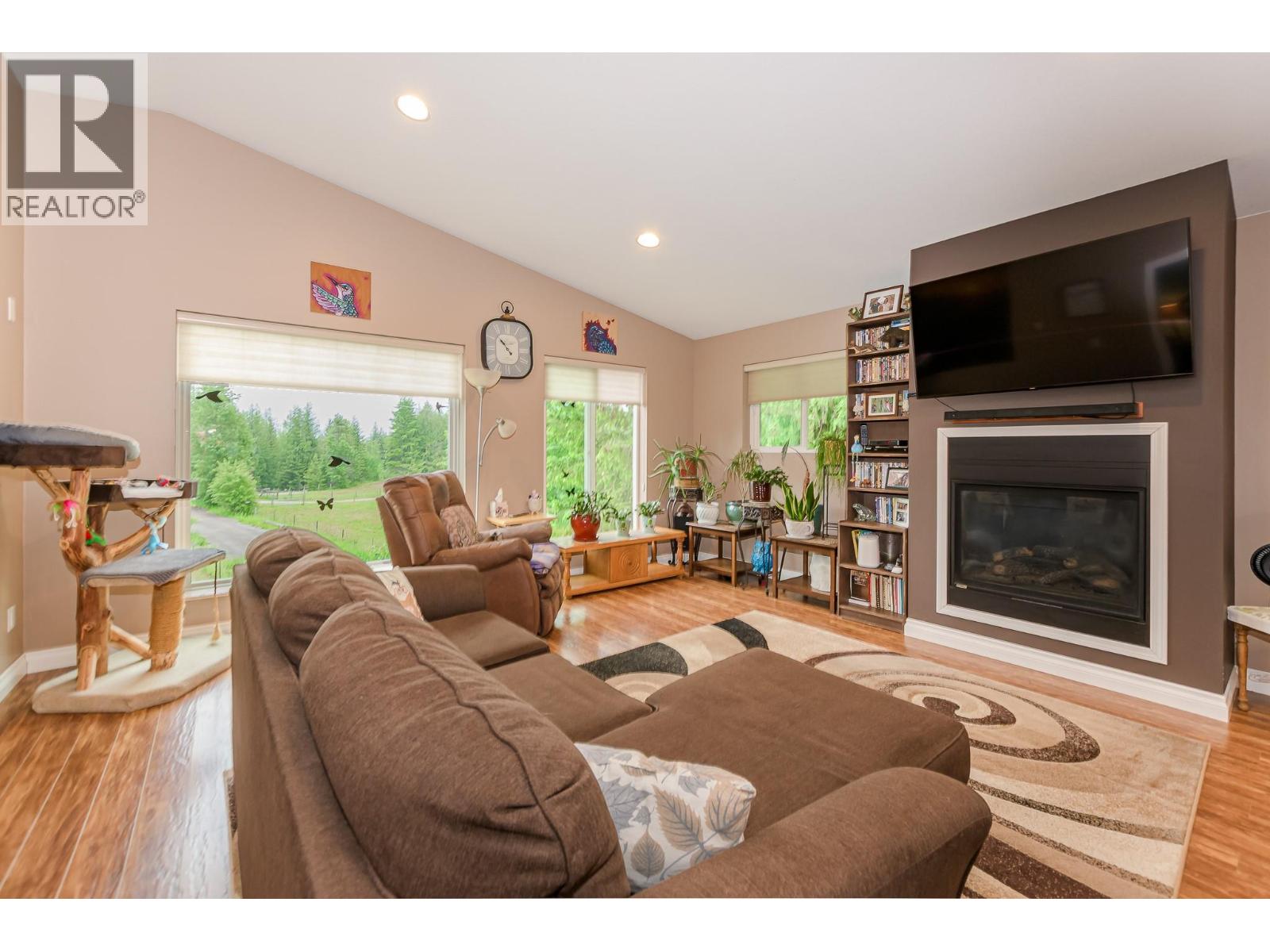 645 Capri Road, Enderby, British Columbia  V0E 1V3 - Photo 57 - 10375576