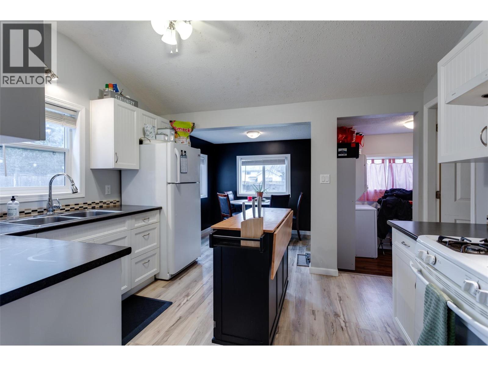 409 Baird Avenue, Enderby, British Columbia  V4Y 4A2 - Photo 8 - 10375423