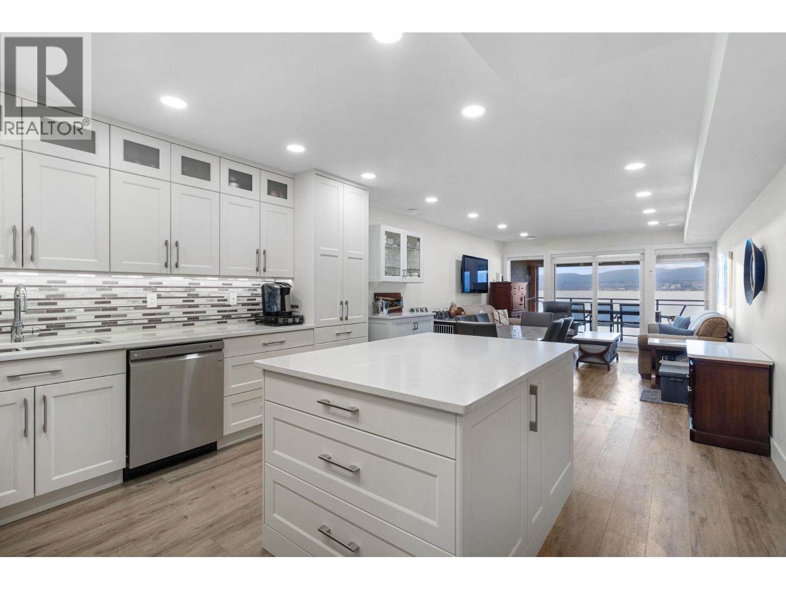 2777 Casa Loma Road Unit# 207, West Kelowna, British Columbia  V1Z 1T6 - Photo 2 - 10375325