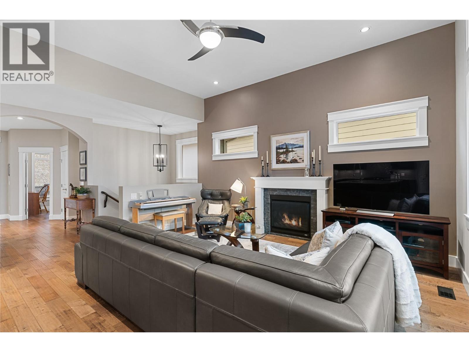 5484 Mountainside Lane, Kelowna, British Columbia  V1W 5H1 - Photo 10 - 10374676