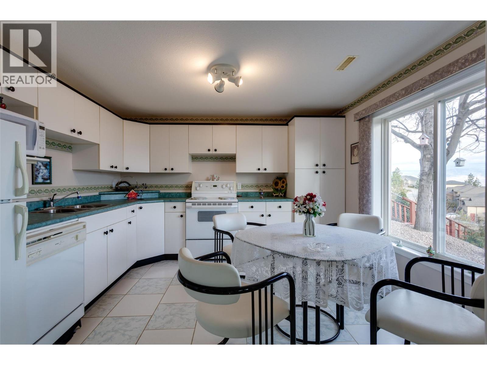 2170 Sunview Drive, West Kelowna, British Columbia  V1Z 3R2 - Photo 39 - 10375654