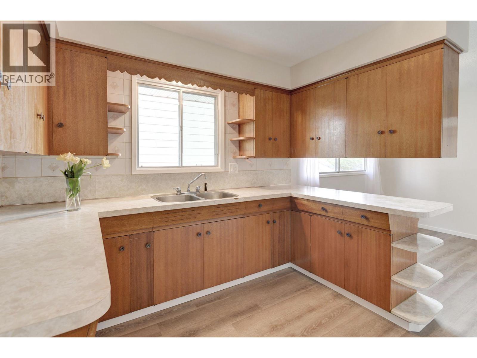 354 Willow Street, Kamloops, British Columbia  V2B 4C9 - Photo 11 - 10374390