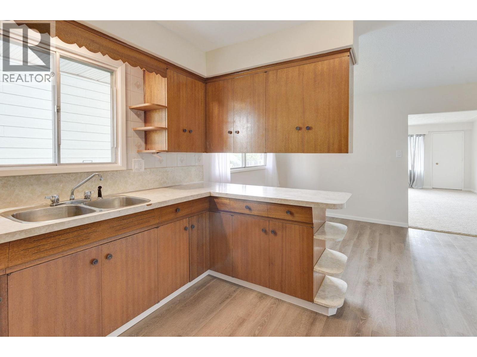 354 Willow Street, Kamloops, British Columbia  V2B 4C9 - Photo 12 - 10374390