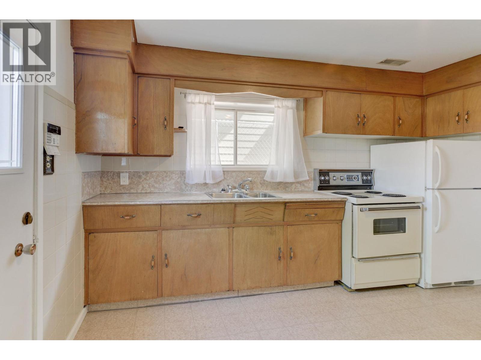 354 Willow Street, Kamloops, British Columbia  V2B 4C9 - Photo 25 - 10374390