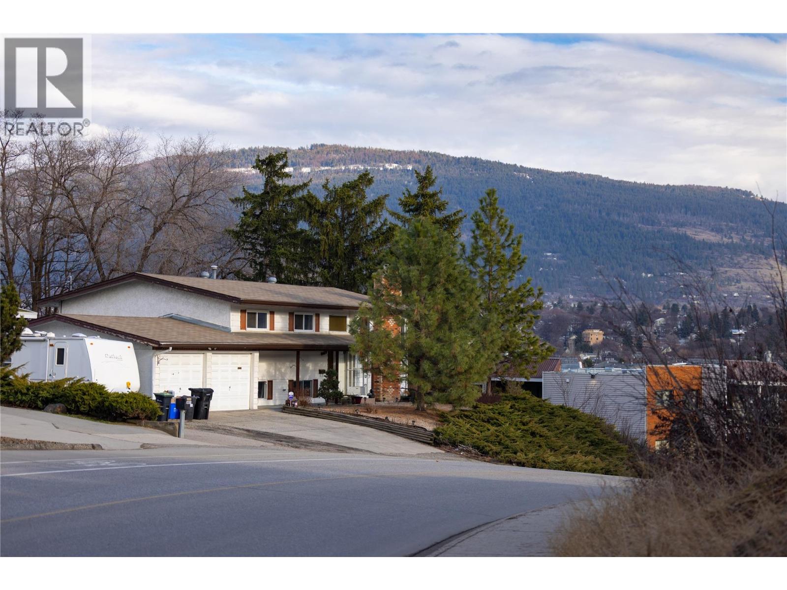 3409 39 Avenue, Vernon, British Columbia  V1T 3E3 - Photo 3 - 10374159