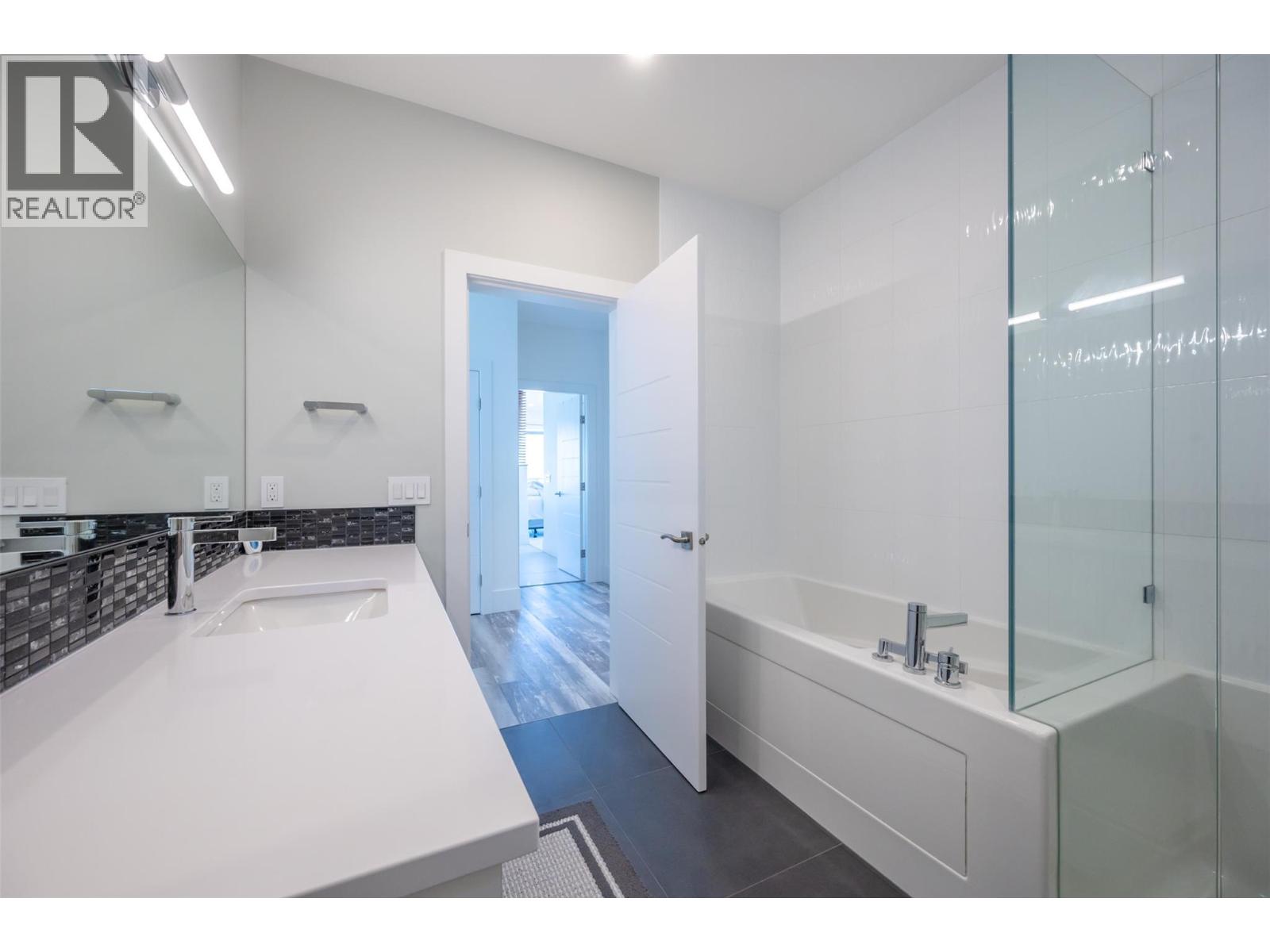 2776 Hawthorn Drive, Penticton, British Columbia  V2A 0C2 - Photo 37 - 10375703