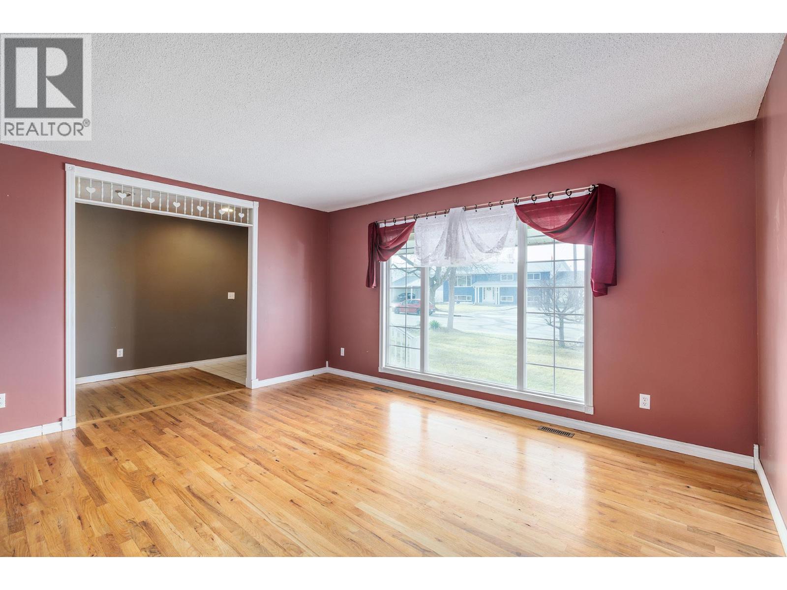 975 Neptune Road, Kelowna, British Columbia  V1X 3E4 - Photo 4 - 10375646