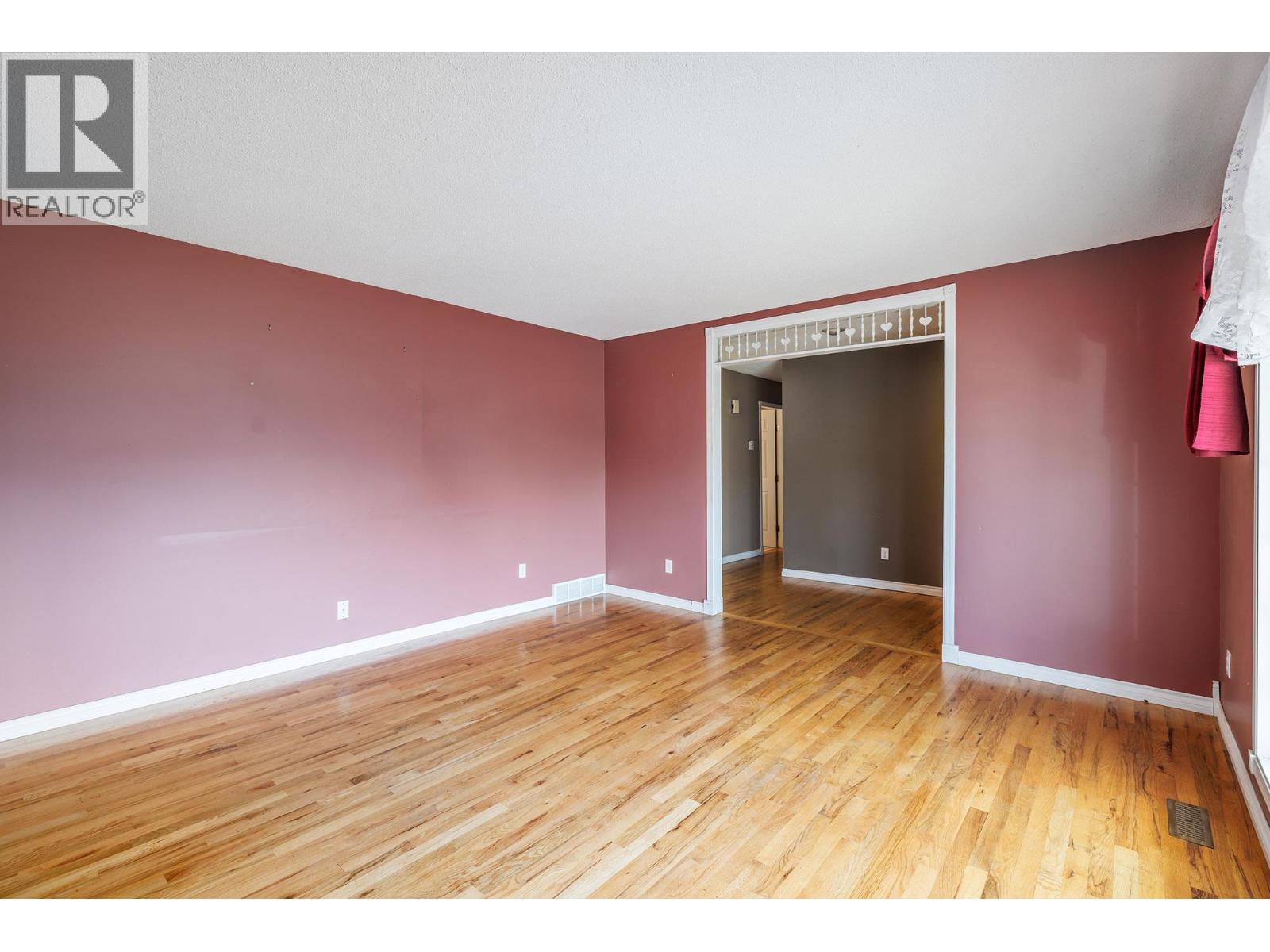 975 Neptune Road, Kelowna, British Columbia  V1X 3E4 - Photo 5 - 10375646