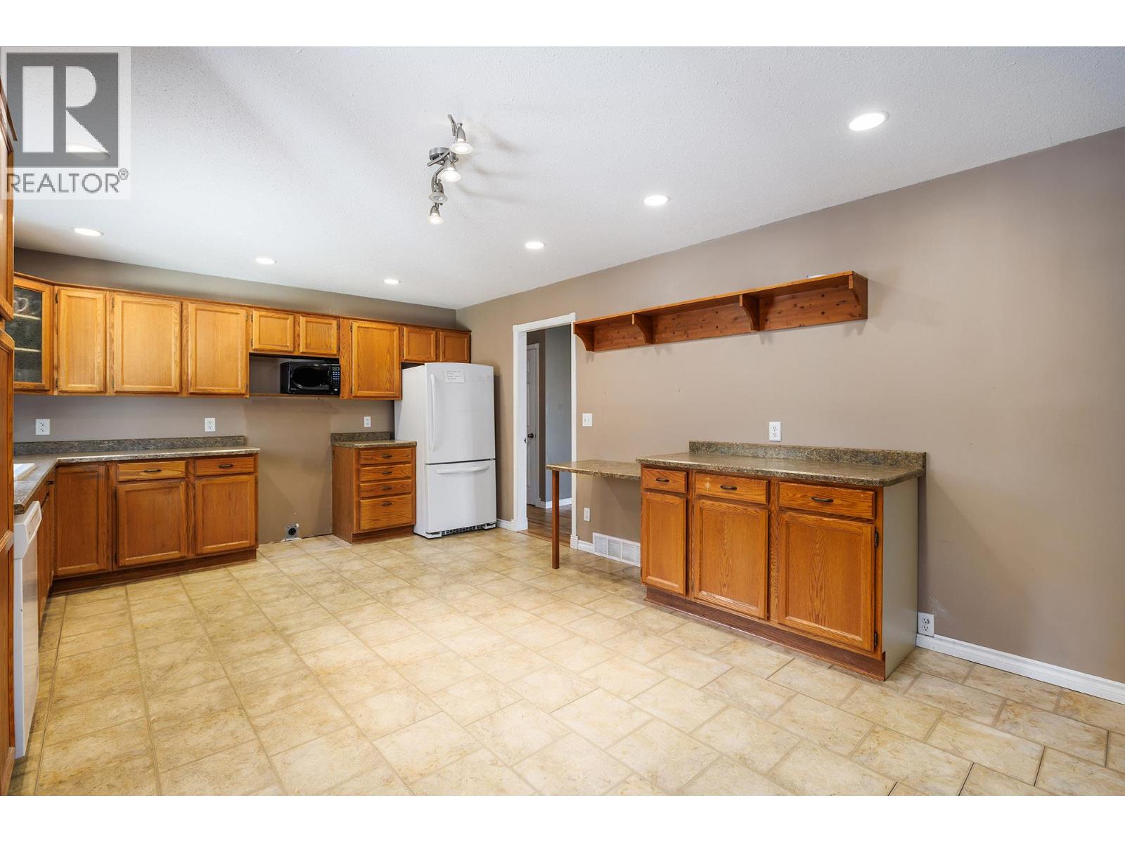 975 Neptune Road, Kelowna, British Columbia  V1X 3E4 - Photo 7 - 10375646