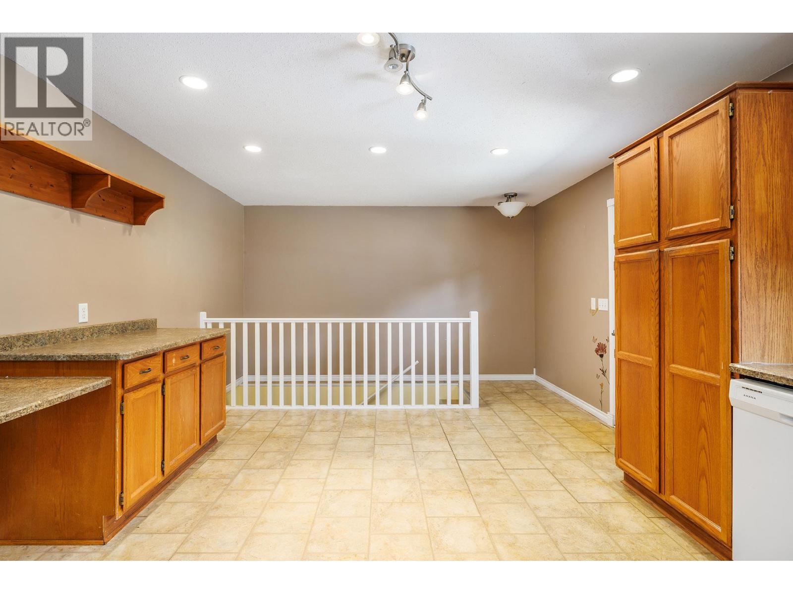 975 Neptune Road, Kelowna, British Columbia  V1X 3E4 - Photo 9 - 10375646