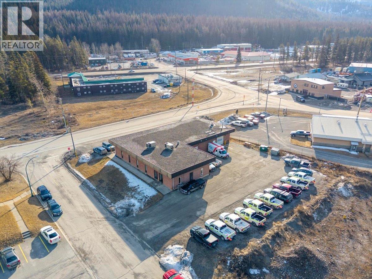 603 Pine Avenue, Sparwood, British Columbia  V0B 2G0 - Photo 4 - 10375618