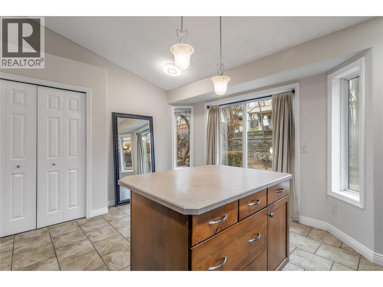 1490 Feedham Avenue, Kelowna, British Columbia  V1P 1N7 - Photo 12 - 10375335