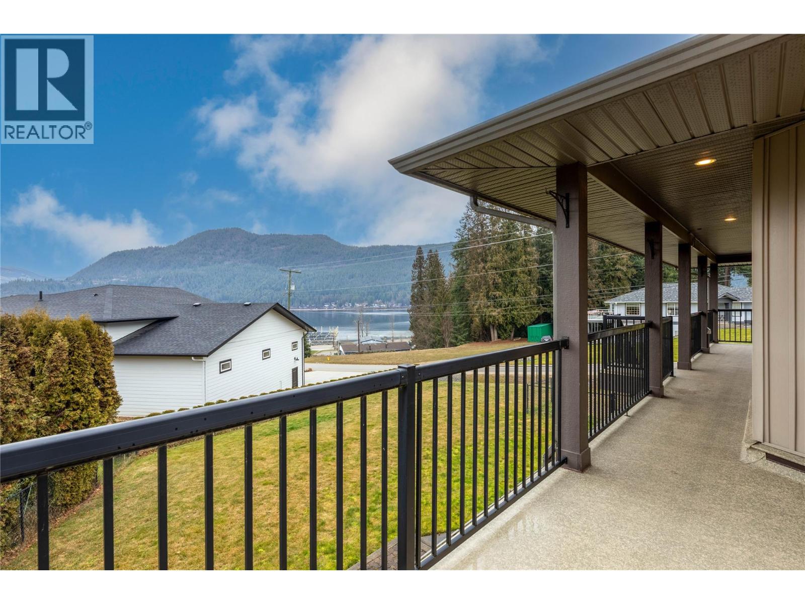 2483 Marine Place, Blind Bay, British Columbia  V0E 1H1 - Photo 17 - 10375705