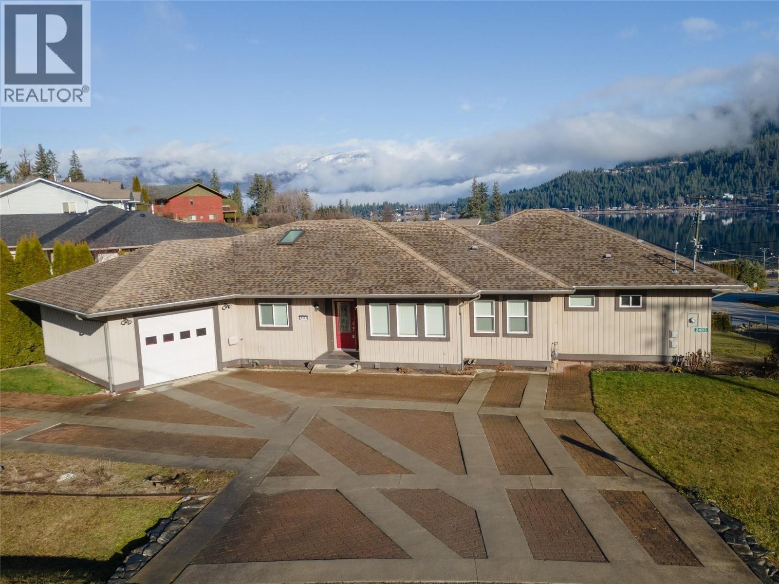 2483 Marine Place, Blind Bay, British Columbia  V0E 1H1 - Photo 2 - 10375705