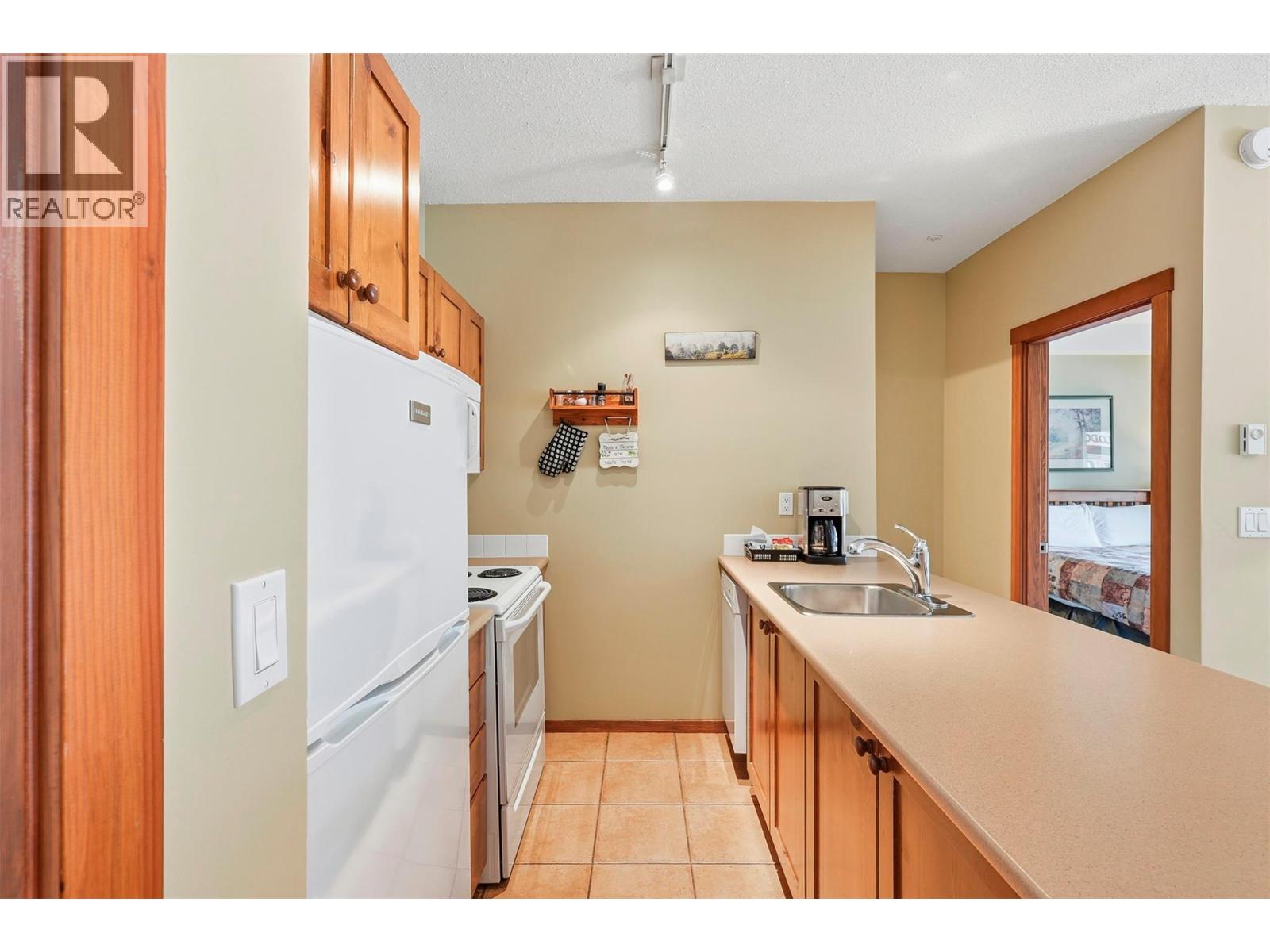 3190 Creekside Way Unit# 102, Sun Peaks, British Columbia  V0E 5N0 - Photo 6 - 10374949