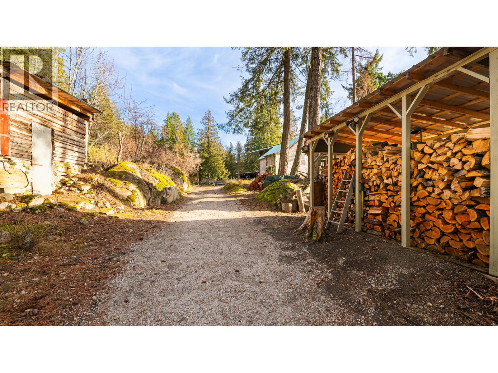 10333 3a Highway, Kuskanook, British Columbia  V0B 1A1 - Photo 47 - 10374180