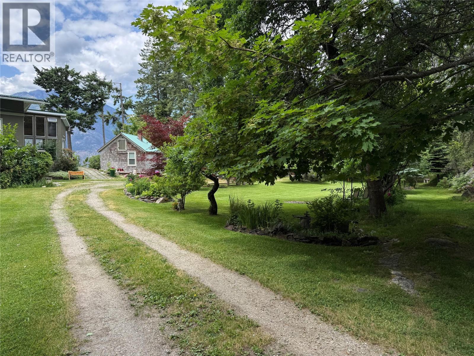 10333 3a Highway, Kuskanook, British Columbia  V0B 1A1 - Photo 70 - 10374180