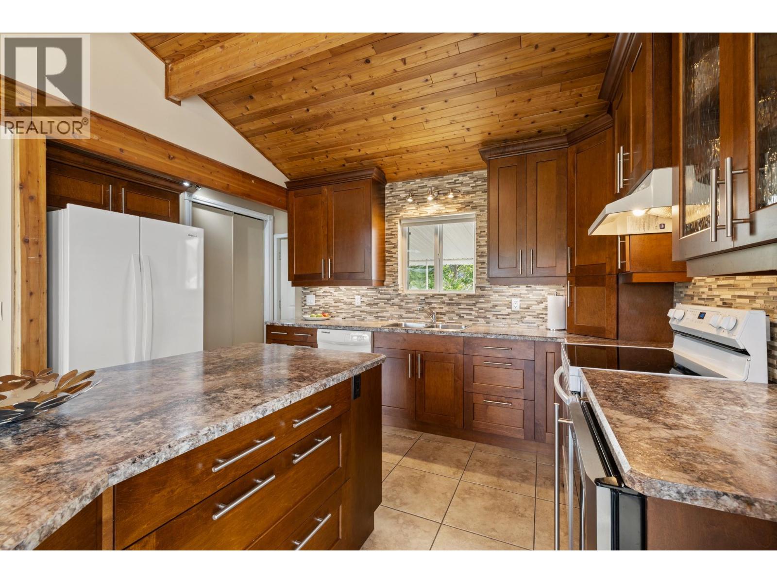 535 Curtis Road, Kelowna, British Columbia  V1V 2G6 - Photo 18 - 10371038