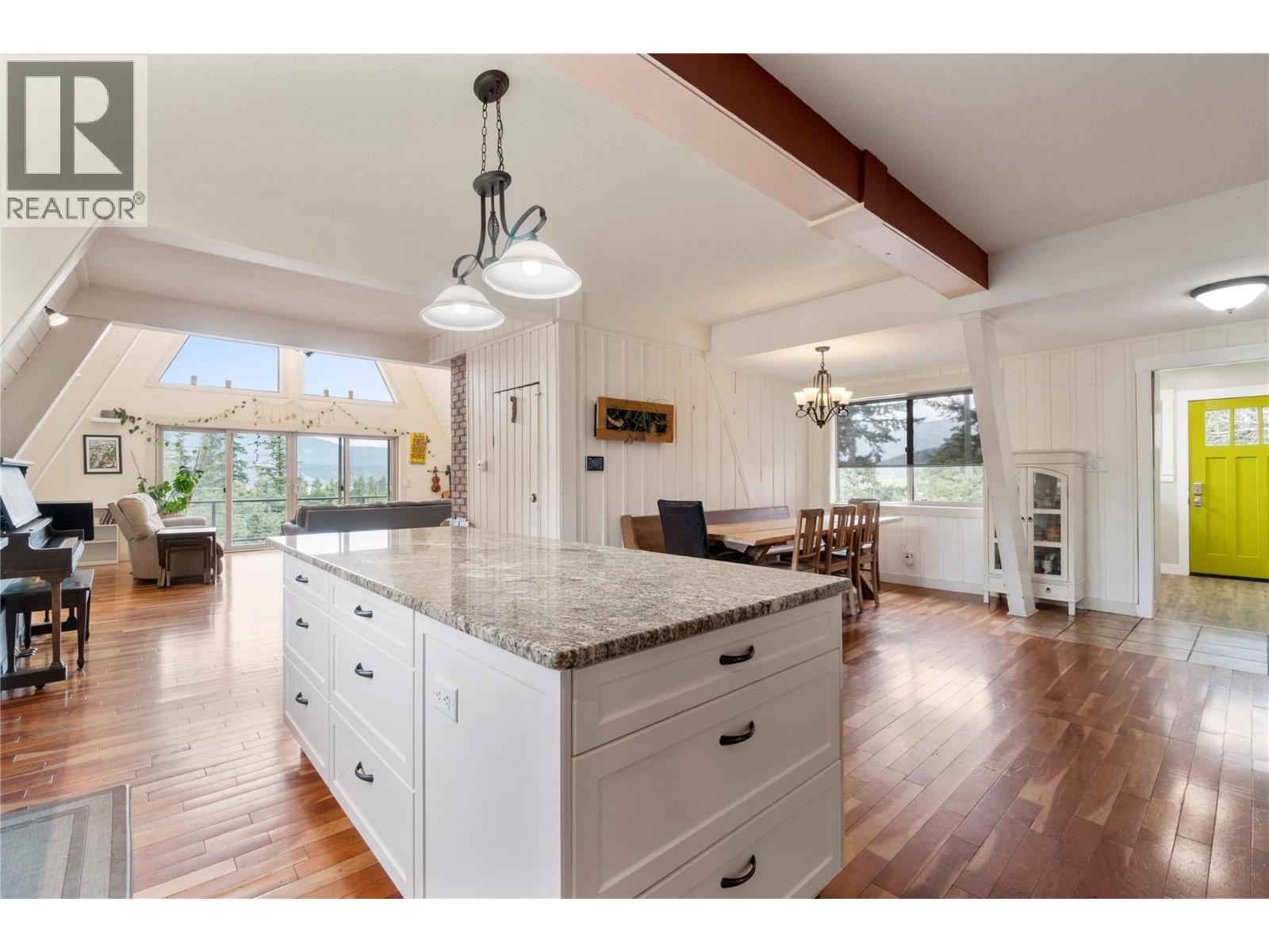 6551 40 Street Nw, Salmon Arm, British Columbia  V1E 3A5 - Photo 10 - 10375537