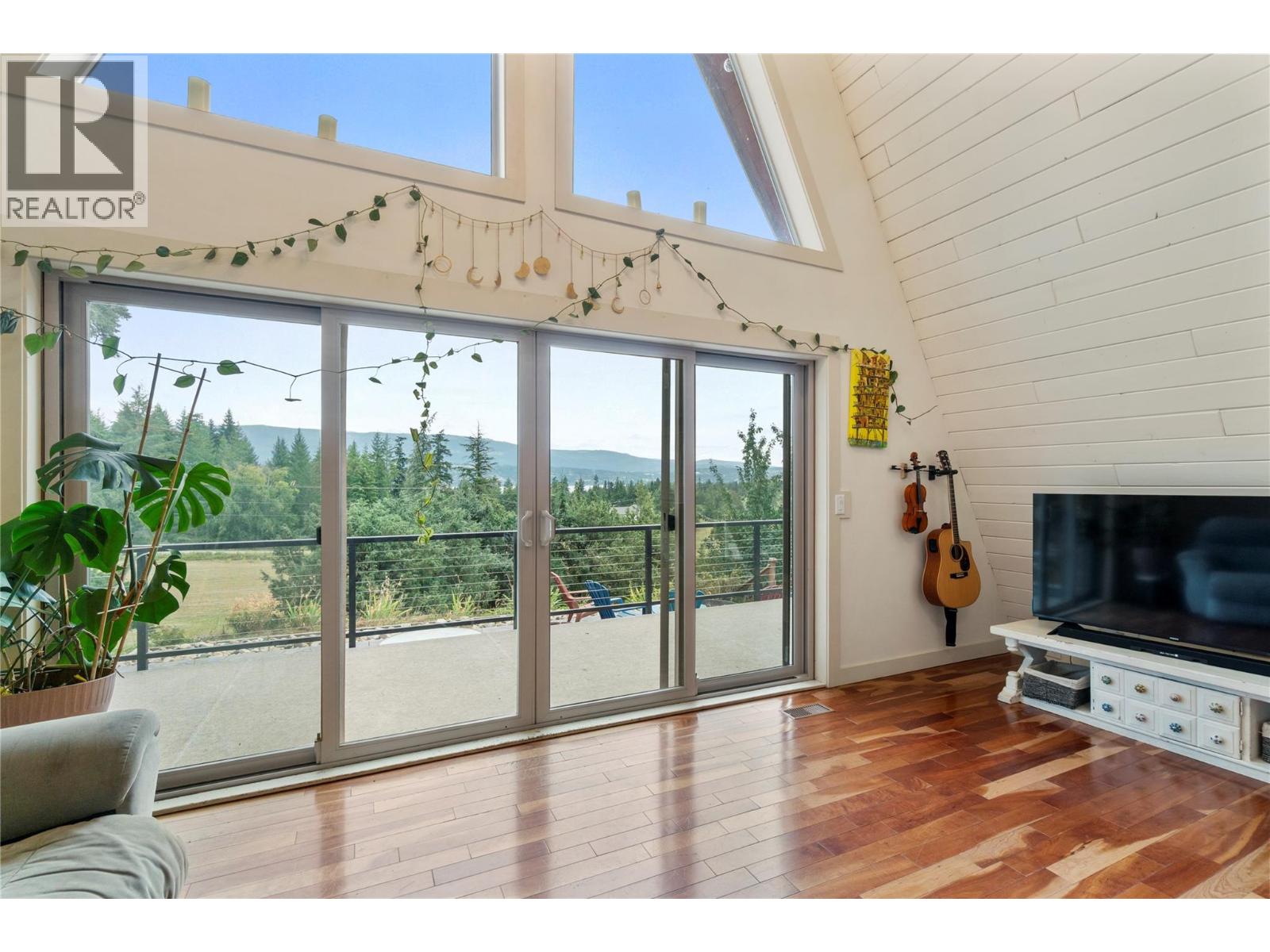 6551 40 Street Nw, Salmon Arm, British Columbia  V1E 3A5 - Photo 14 - 10375537