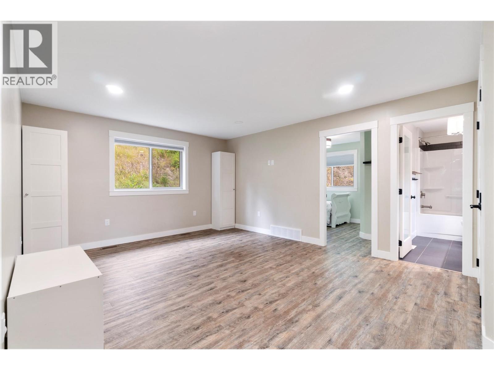 6551 40 Street Nw, Salmon Arm, British Columbia  V1E 3A5 - Photo 21 - 10375537