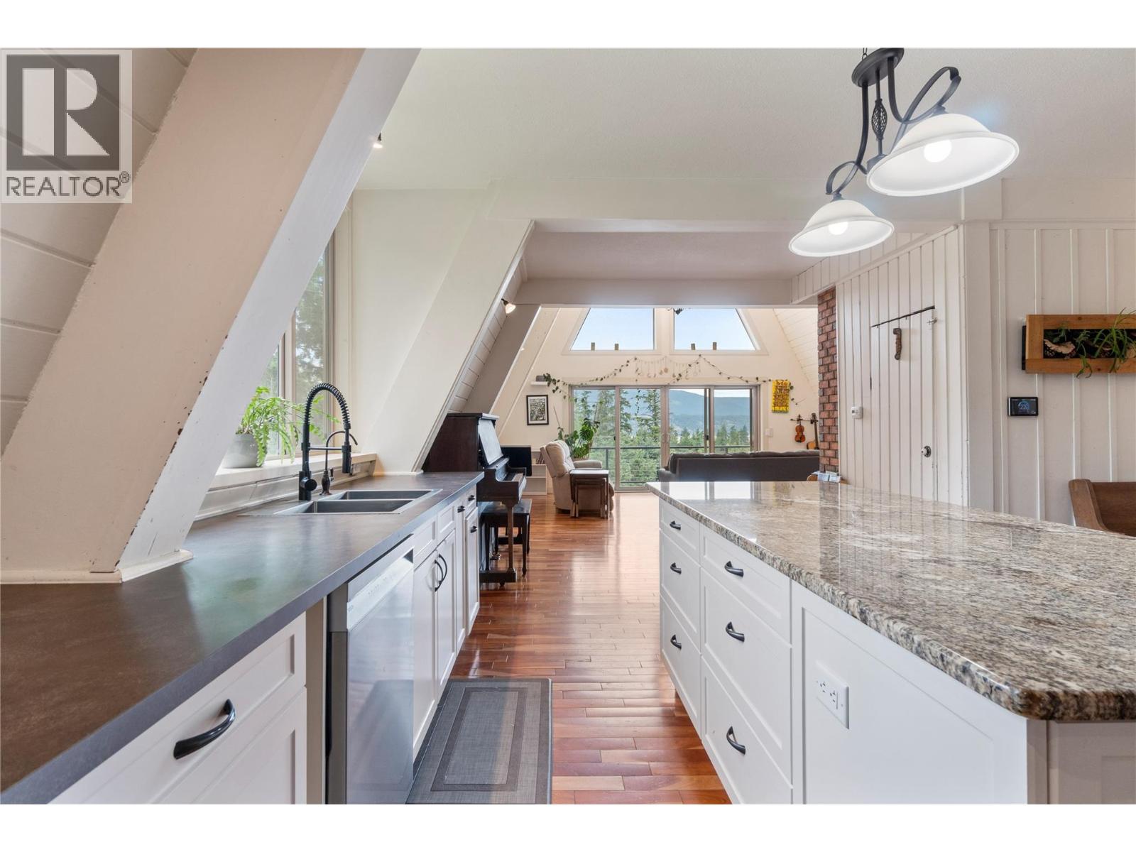 6551 40 Street Nw, Salmon Arm, British Columbia  V1E 3A5 - Photo 7 - 10375537