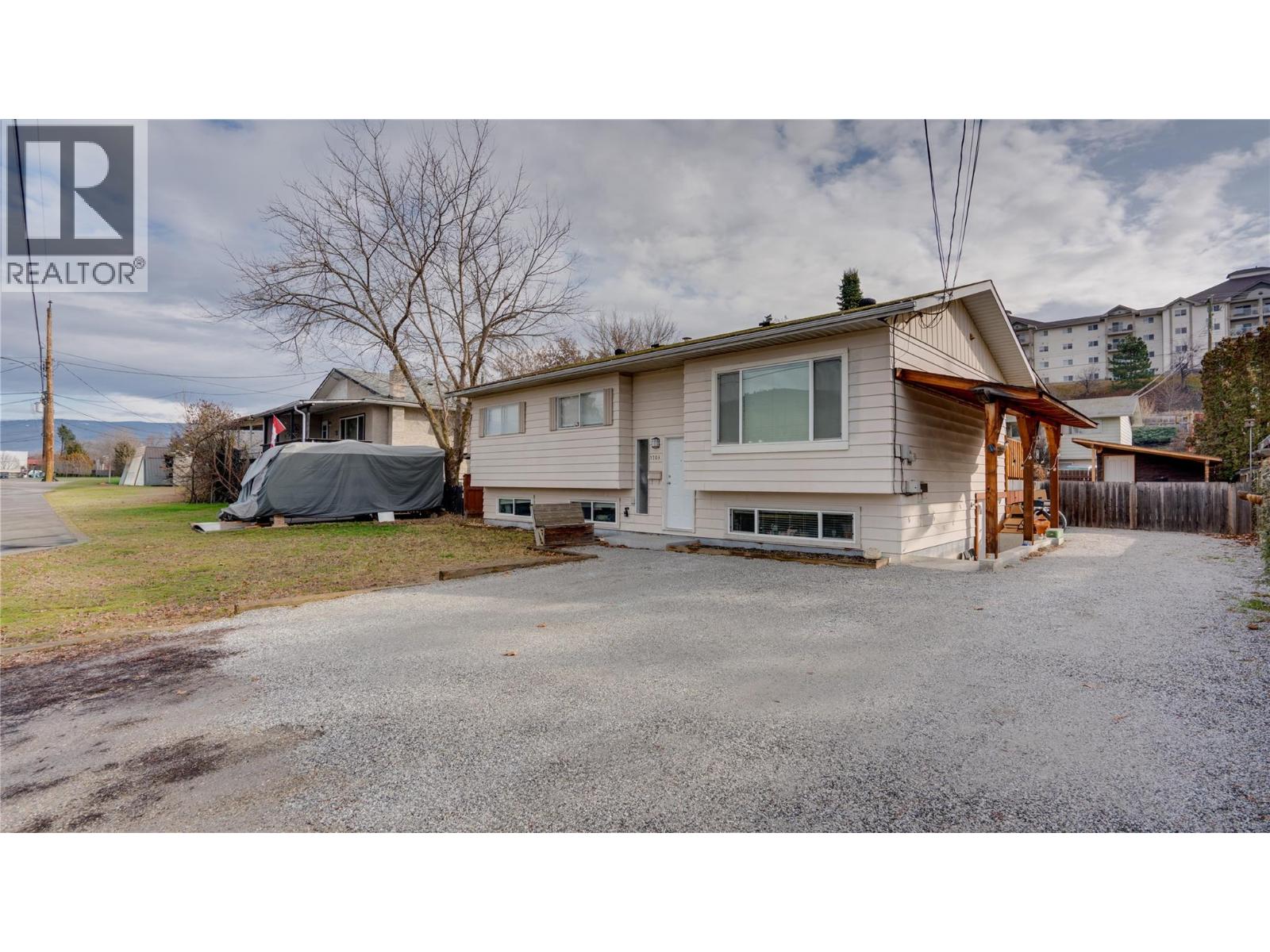 1703 42a Street, Vernon, British Columbia  V1T 7H2 - Photo 2 - 10374369