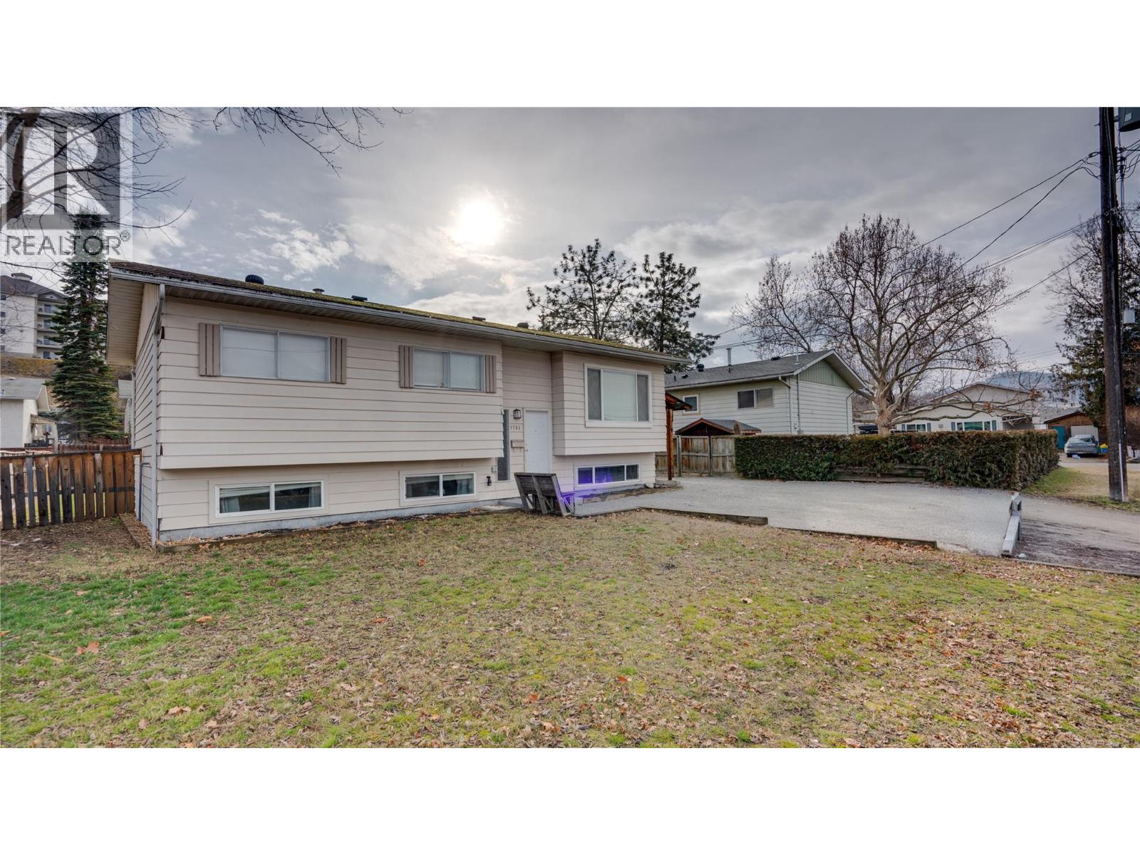 1703 42a Street, Vernon, British Columbia  V1T 7H2 - Photo 27 - 10374369