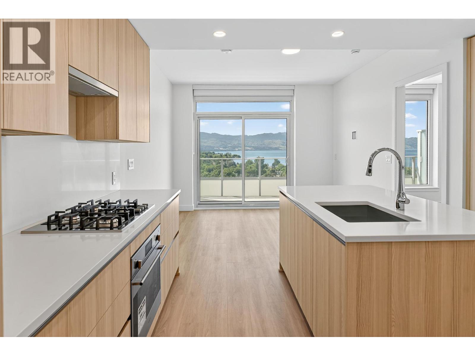 238 Leon Avenue Unit# 1505, Kelowna, British Columbia  V1Y 6H9 - Photo 4 - 10375710