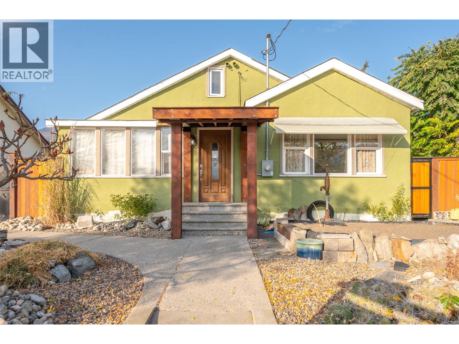 6130 Kootenay Street, Oliver, British Columbia  V0H 1T0 - Photo 2 - 10375691