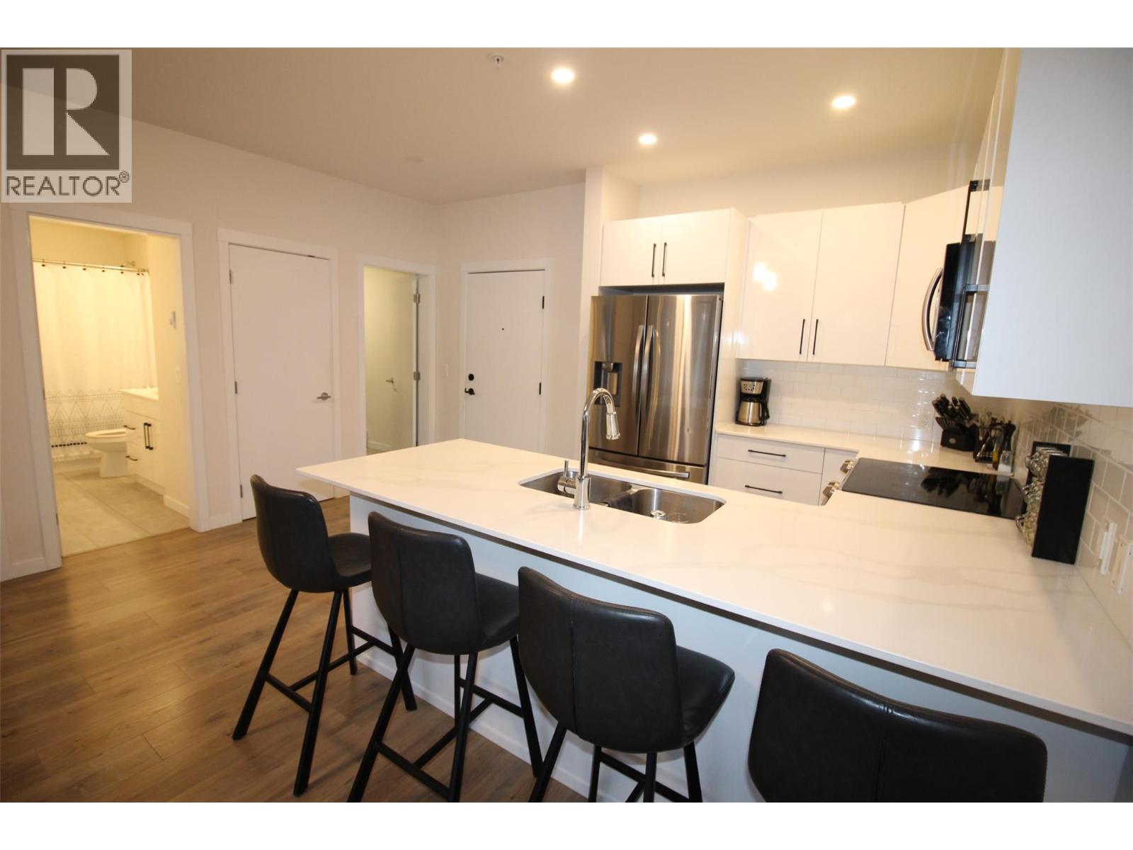 1880 Hugh Allan Drive Unit# 204, Kamloops, British Columbia  V1S 0E8 - Photo 6 - 10375748