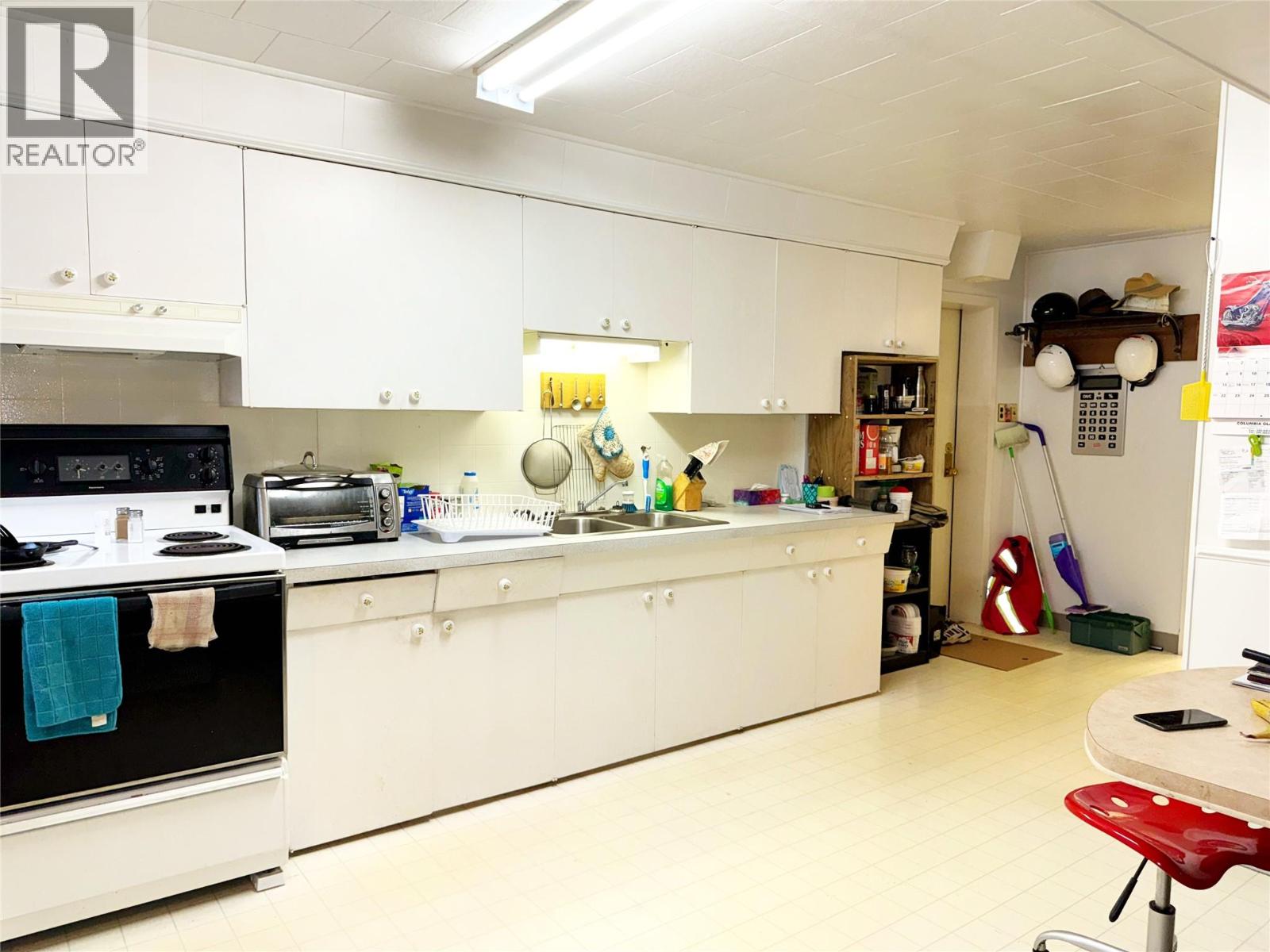 214 Wellington Avenue, Warfield, British Columbia  V1R 2K5 - Photo 31 - 10375596