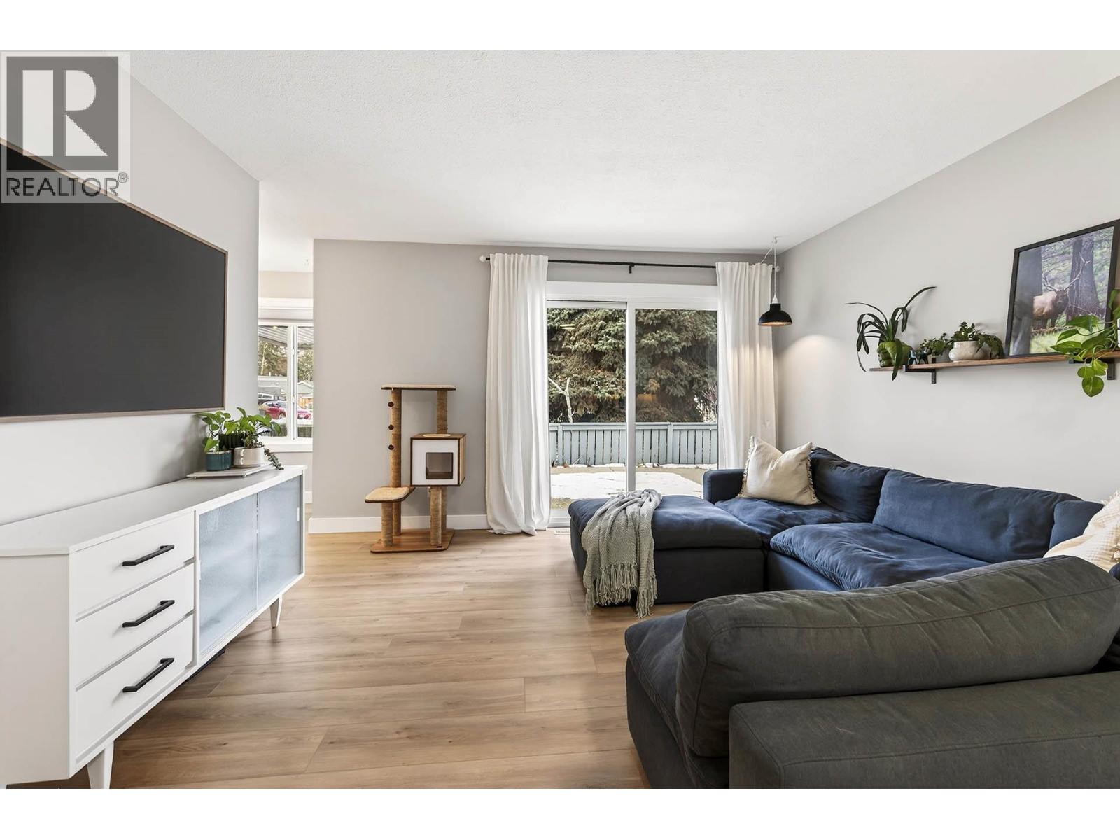 537 Gleneagles Drive, Kamloops, British Columbia  V2E 1X1 - Photo 4 - 10375580