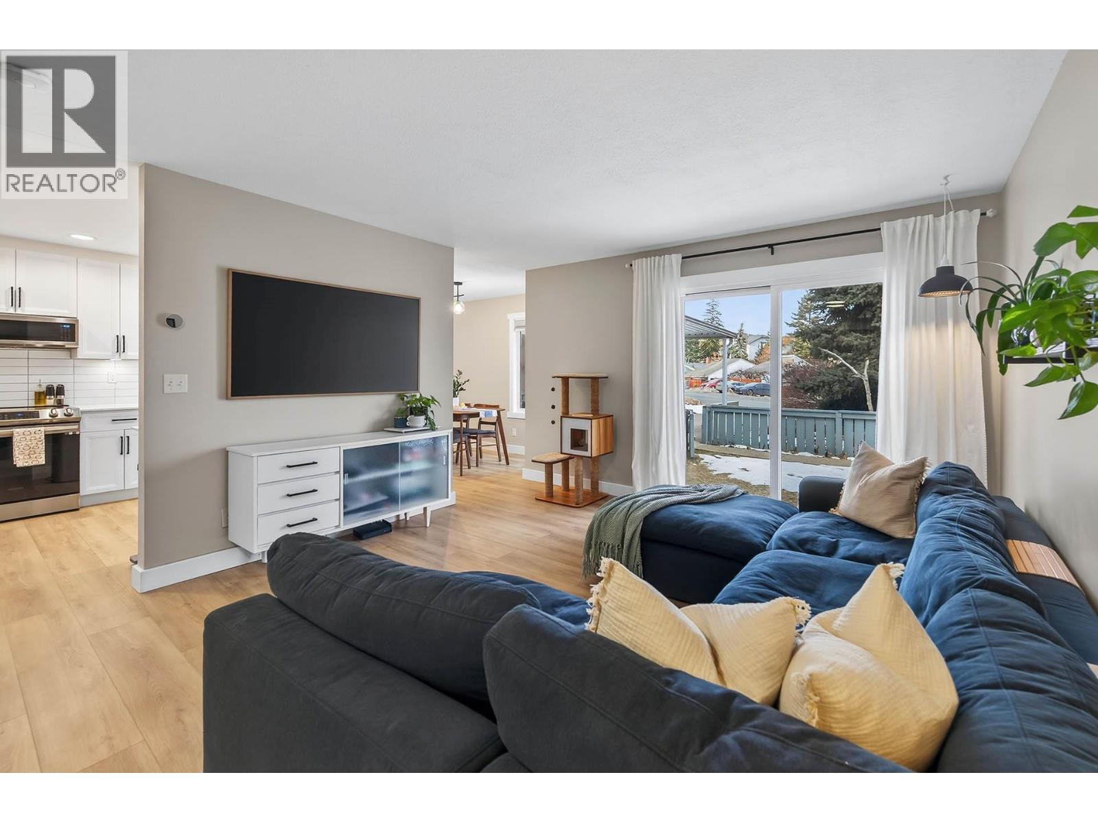 537 Gleneagles Drive, Kamloops, British Columbia  V2E 1X1 - Photo 5 - 10375580