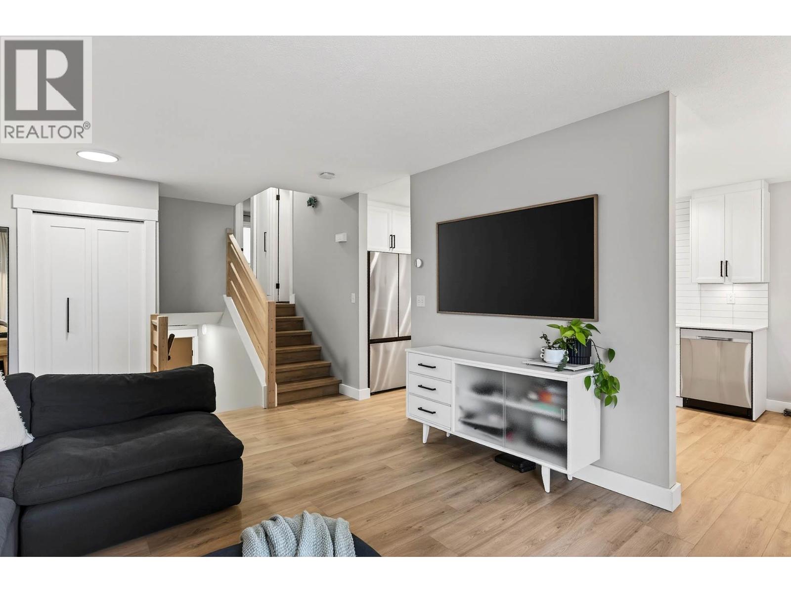 537 Gleneagles Drive, Kamloops, British Columbia  V2E 1X1 - Photo 7 - 10375580