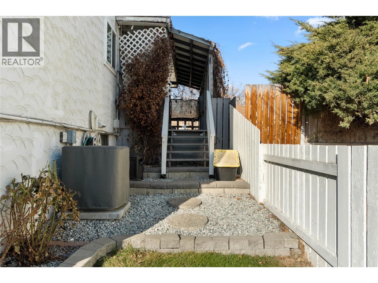 1144 Pembroke Avenue, Kamloops, British Columbia  V2B 7W6 - Photo 34 - 10375477