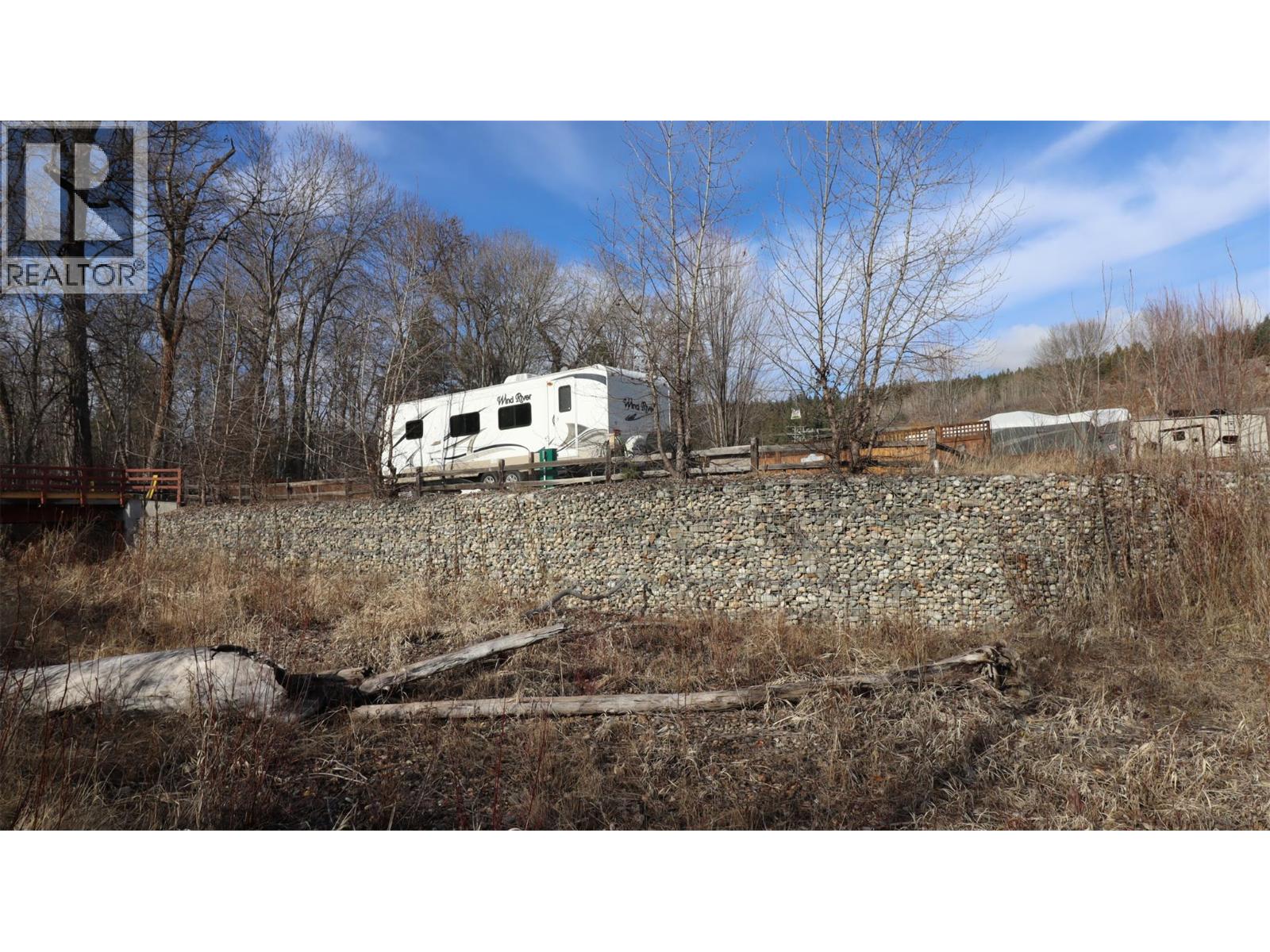 13 Marina Way, Lee Creek, British Columbia  V0E 1M4 - Photo 2 - 10374352