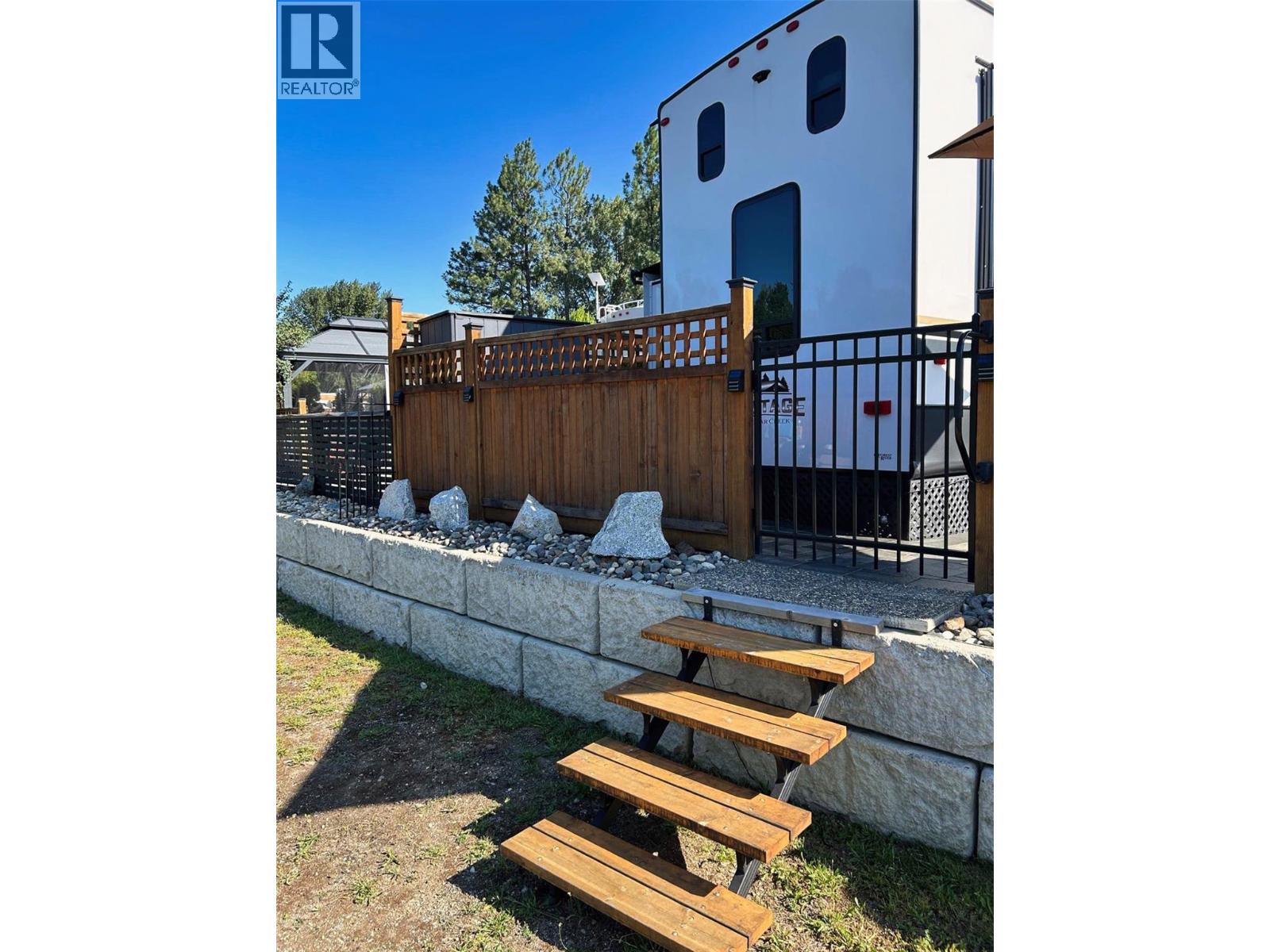 4 Eagle Lane, Lee Creek, British Columbia  V0E 1M4 - Photo 19 - 10375498