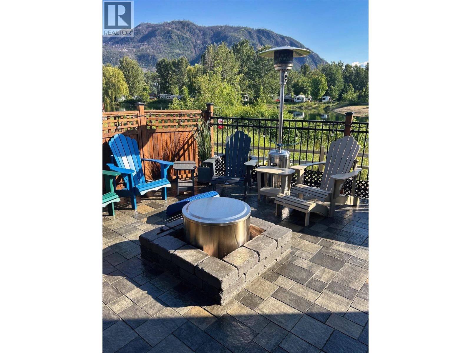 4 Eagle Lane, Lee Creek, British Columbia  V0E 1M4 - Photo 4 - 10375498